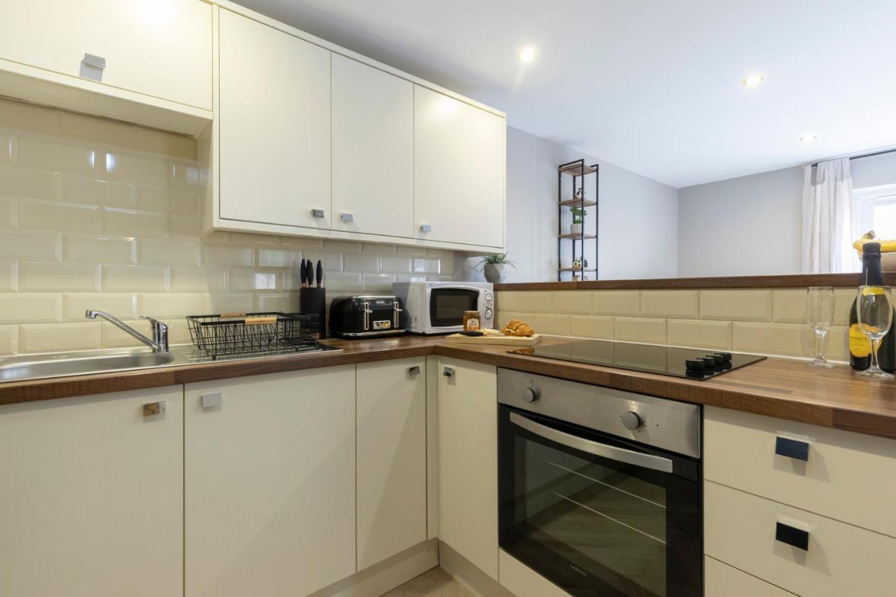 Elliot Oliver - 2 Bedroom Garden Apartment With Parking Cheltenham Ngoại thất bức ảnh