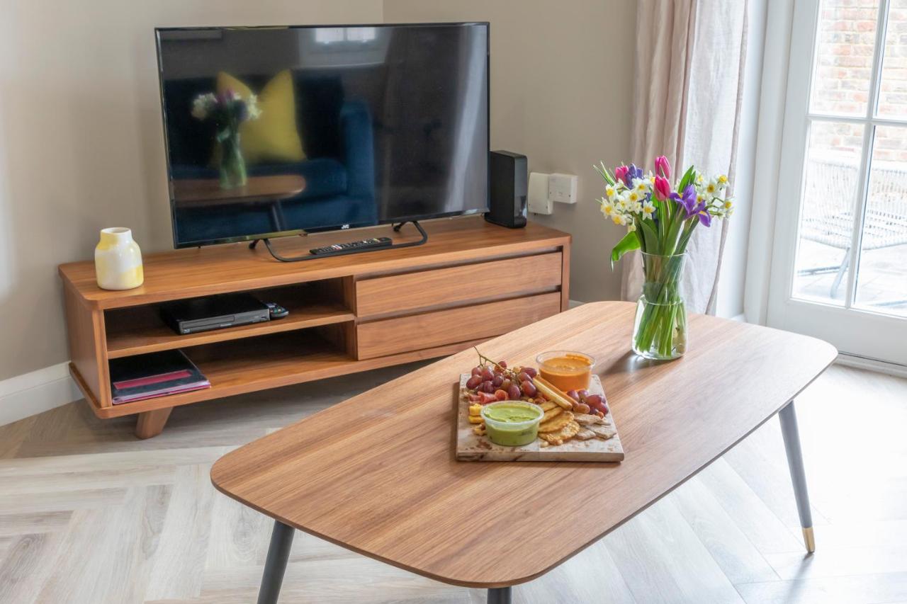 Elliot Oliver - 2 Bedroom Garden Apartment With Parking Cheltenham Ngoại thất bức ảnh